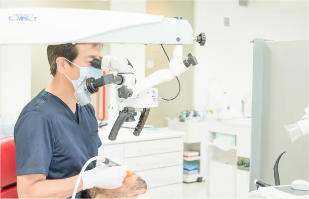 マイクロスコープ（歯科用顕微鏡）